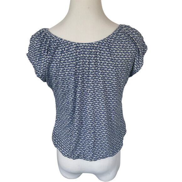 Old Navy Blue White Geometric Flutter Sleeve Elastic Waist Short Sleeve Blouse - Picture 3 of 3